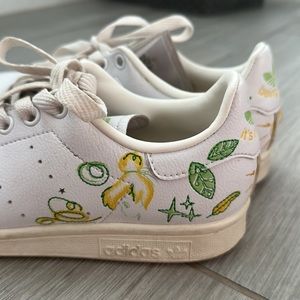Adidas LIMITED EDITION Tinkerbell Women’s White Leather Sneakers
